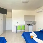 מלון דירות Panthenon 4.0 מרינה די מנקוורסה